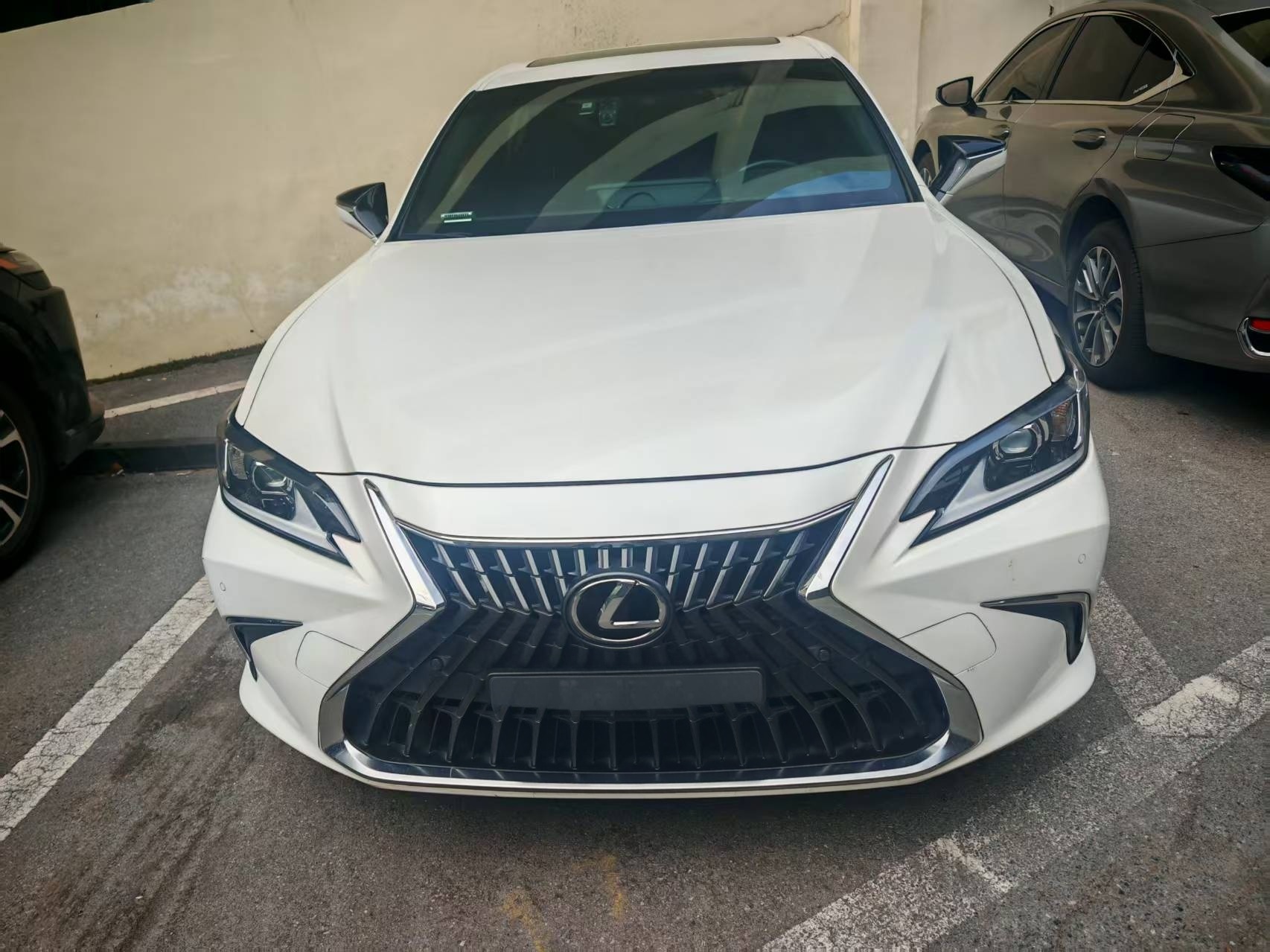 23�� �׿���˹ES 2.0L